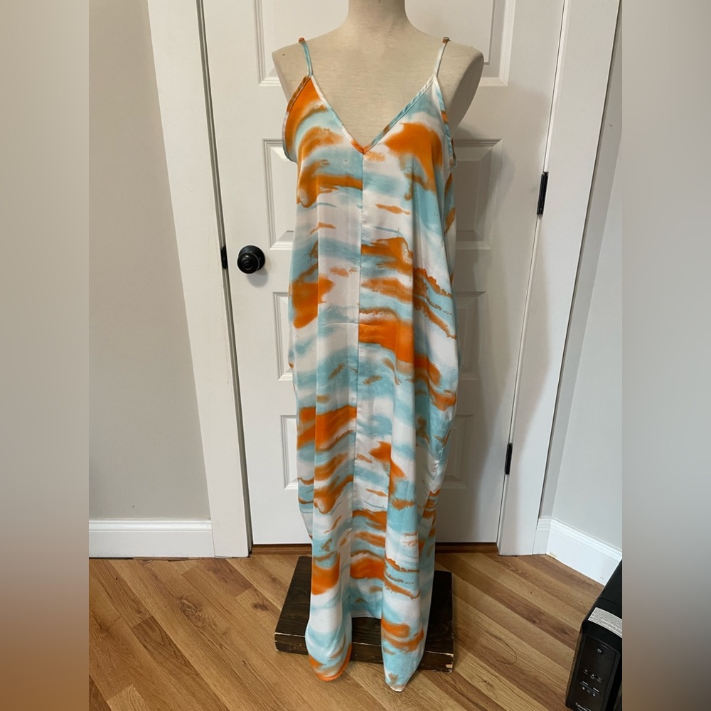 Silky watercolor maxi w/ pockets